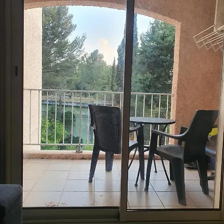 Studio Climatise A * La Ciotat